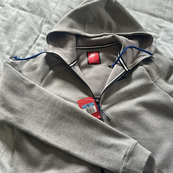 Nike hoodie - Picture 2 of 5